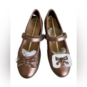 NWT GEOX Girls Ballerina Flat, Champaign/Metallic Rose Gold Color, Size Kid 5